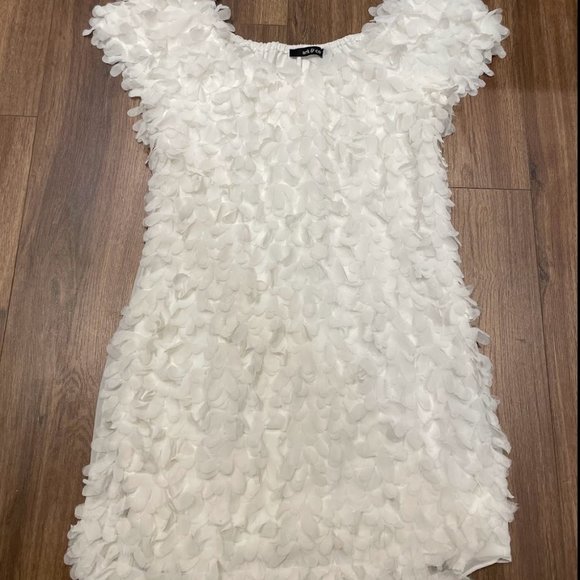 woman's white dress, fluff white dress, size s/m - Picture 1 of 6